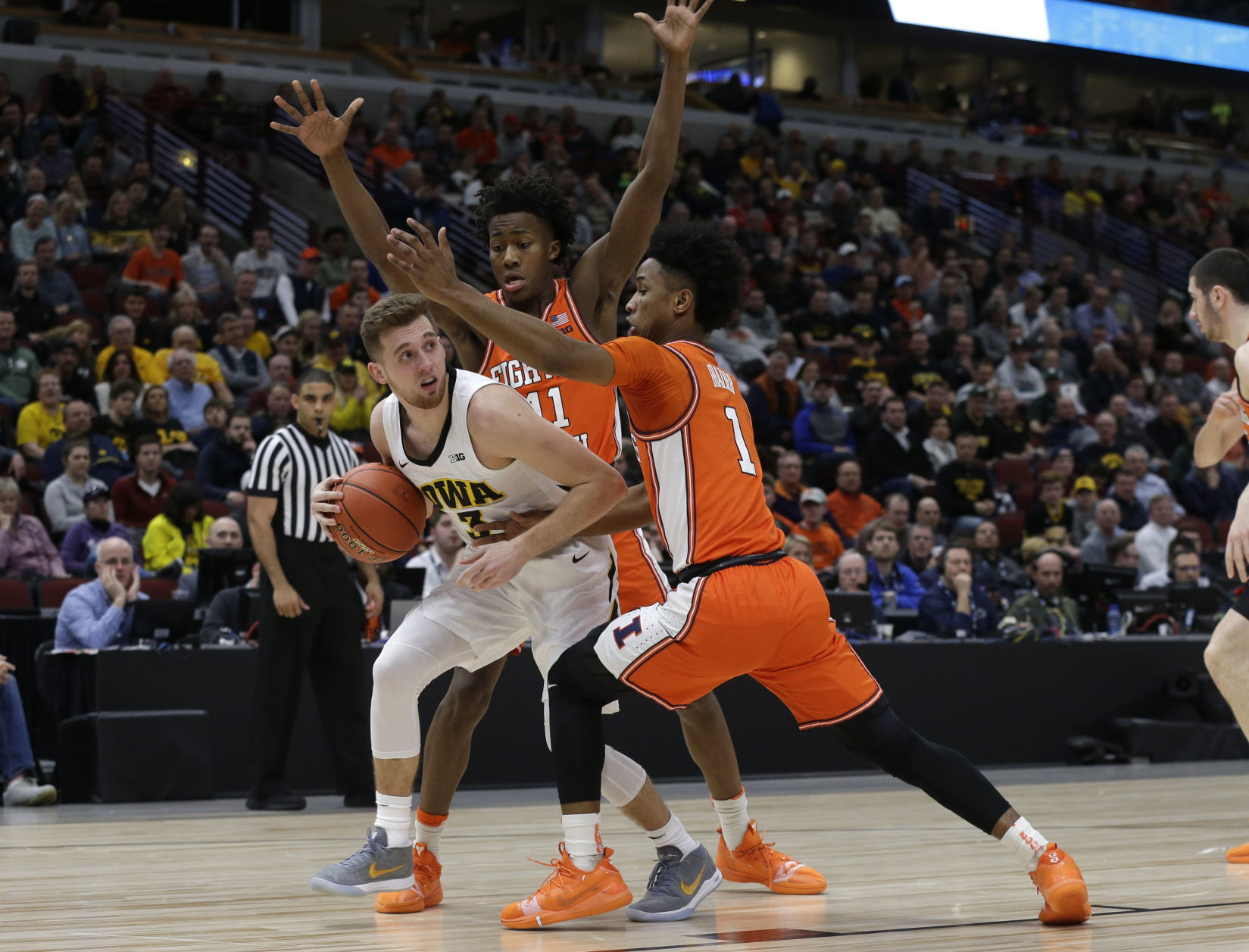 Iowa 83, Illinois 62